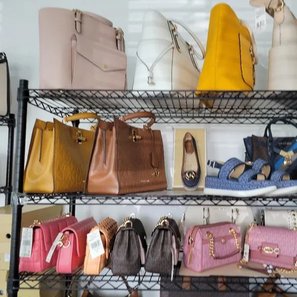 Meet your Posher, Boutique LMI - Picture 10 of 16